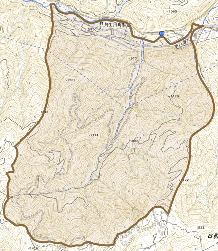 丹生川町駄吉とその周辺の地図。町の範囲を重ねている