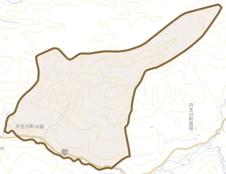 丹生川町日面とその周辺の地図。町の範囲を重ねている