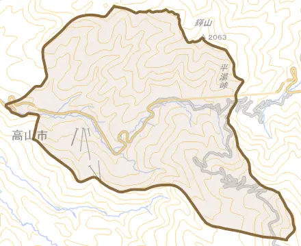 丹生川町久手とその周辺の地図。町の範囲を重ねている