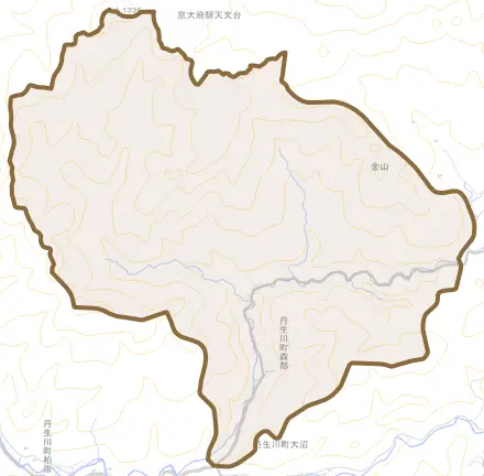 丹生川町森部とその周辺の地図。町の範囲を重ねている