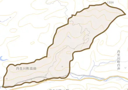 丹生川町瓜田とその周辺の地図。町の範囲を重ねている