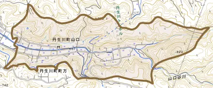 丹生川町山口とその周辺の地図。町の範囲を重ねている