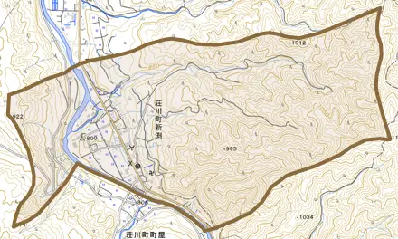 荘川町新渕とその周辺の地図。町の範囲を重ねている