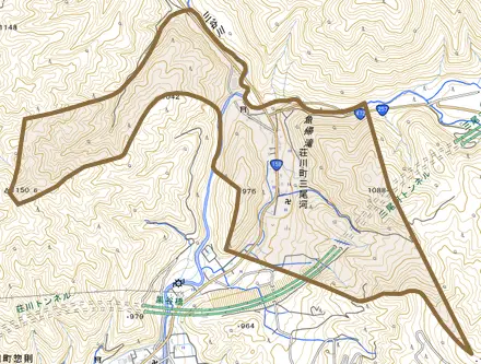 荘川町三尾河とその周辺の地図。町の範囲を重ねている