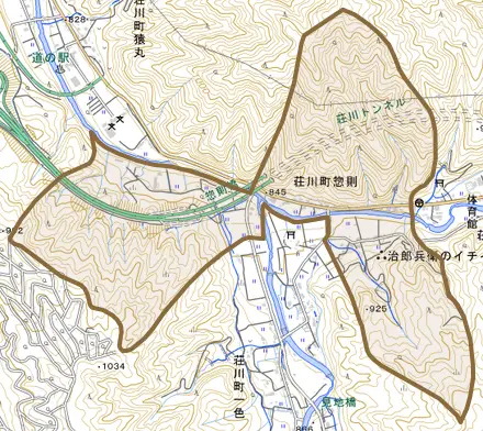荘川町惣則とその周辺の地図。町の範囲を重ねている