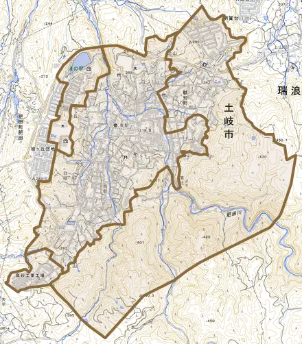 駄知町とその周辺の地図。町の範囲を重ねている