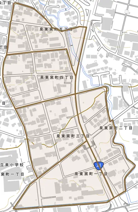 泉東窯町とその周辺の地図。町の範囲を重ねている
