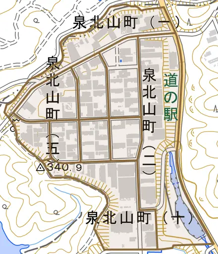 泉北山町とその周辺の地図。町の範囲を重ねている