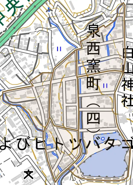 泉西窯町とその周辺の地図。町の範囲を重ねている