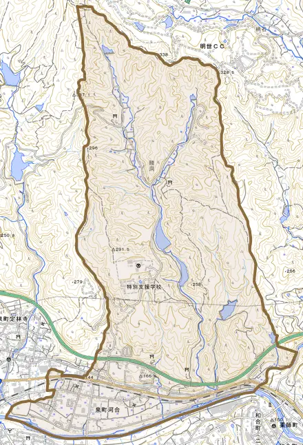 泉町河合とその周辺の地図。町の範囲を重ねている