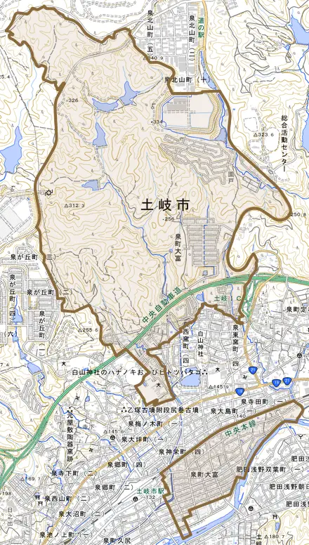 泉町大富とその周辺の地図。町の範囲を重ねている