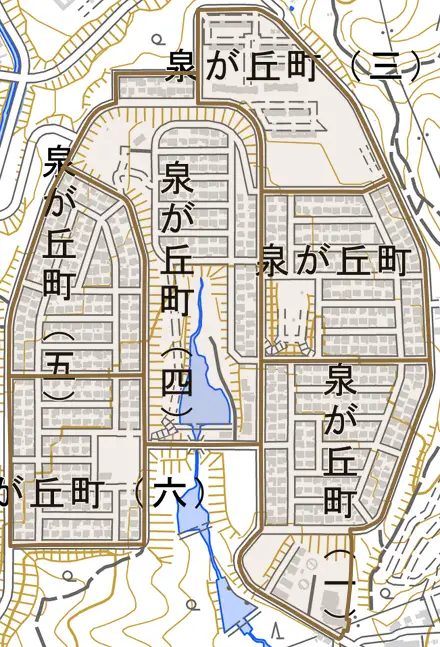 泉が丘町とその周辺の地図。町の範囲を重ねている