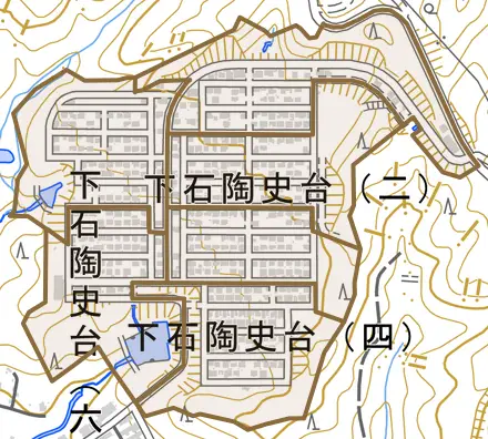 下石陶史台とその周辺の地図。町の範囲を重ねている