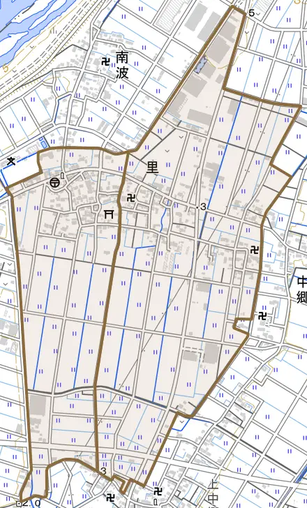 里とその周辺の地図。町の範囲を重ねている