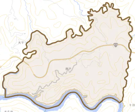 南戸とその周辺の地図。町の範囲を重ねている