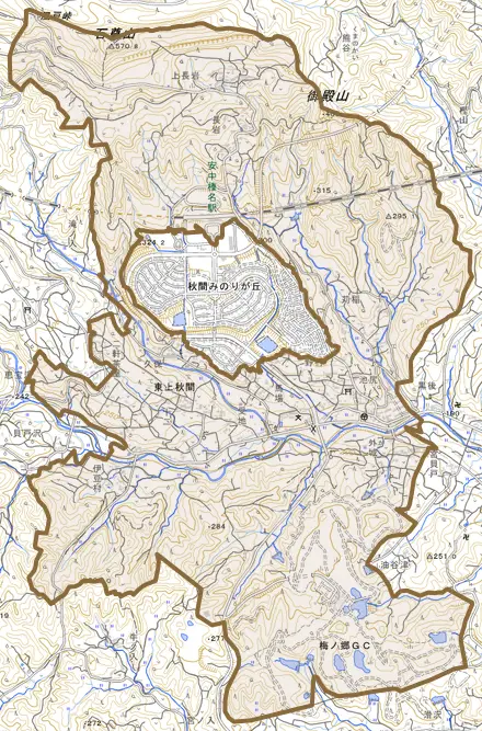東上秋間とその周辺の地図。町の範囲を重ねている