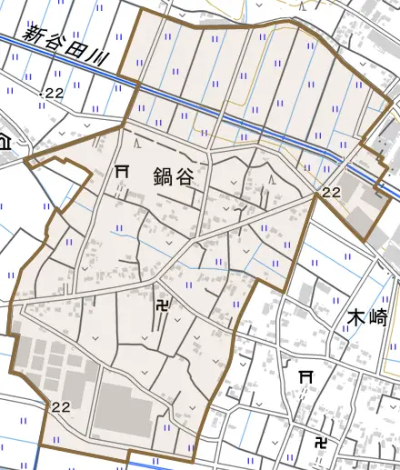 大字鍋谷とその周辺の地図。町の範囲を重ねている