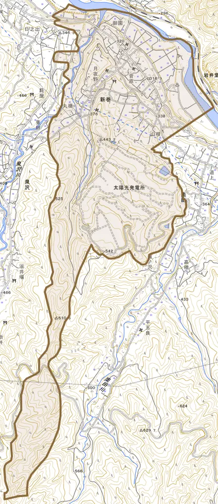 大字新巻とその周辺の地図。町の範囲を重ねている