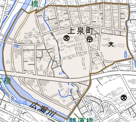 上泉町とその周辺の地図。町の範囲を重ねている