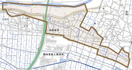 大字西岡新田とその周辺の地図。町の範囲を重ねている