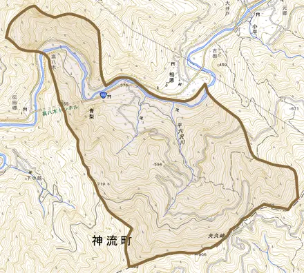 大字青梨とその周辺の地図。町の範囲を重ねている