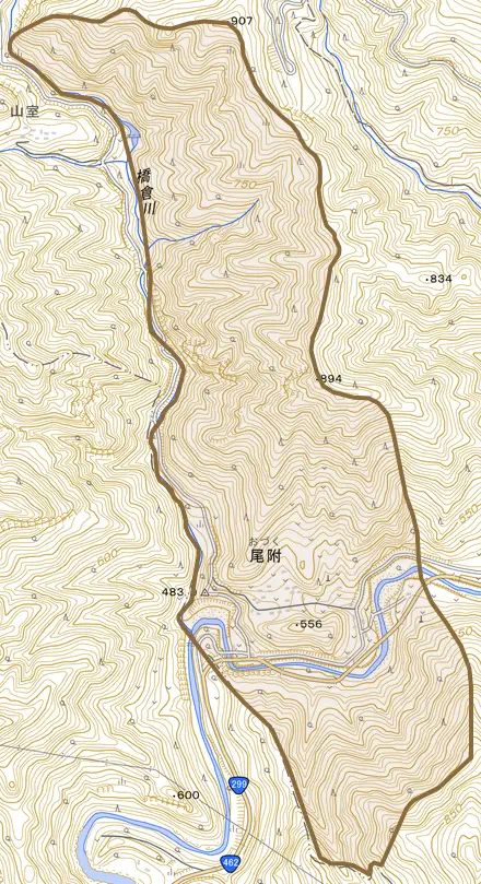 大字尾附とその周辺の地図。町の範囲を重ねている