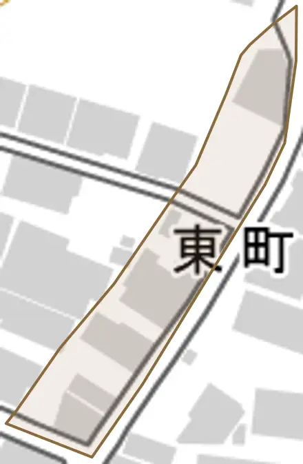 東町とその周辺の地図。町の範囲を重ねている