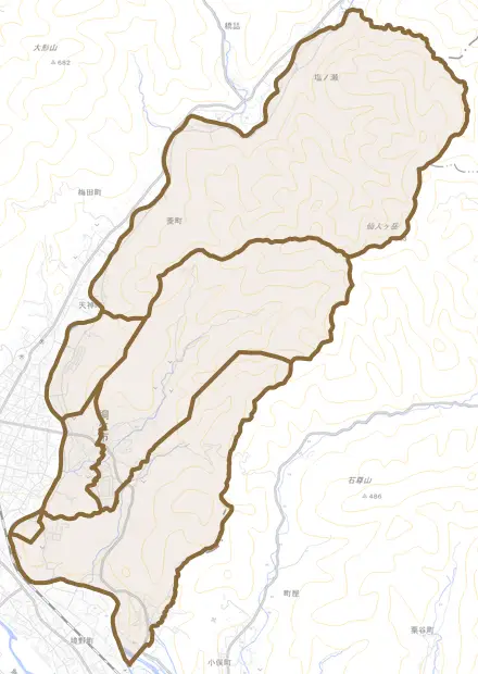 菱町とその周辺の地図。町の範囲を重ねている