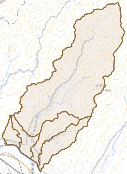 川内町とその周辺の地図。町の範囲を重ねている