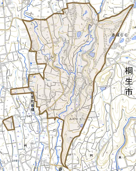 新里町板橋とその周辺の地図。町の範囲を重ねている