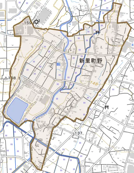 新里町野とその周辺の地図。町の範囲を重ねている