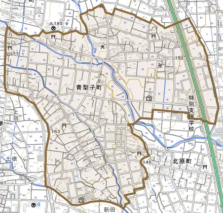 青梨子町とその周辺の地図。町の範囲を重ねている