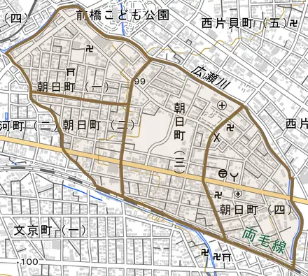 朝日町とその周辺の地図。町の範囲を重ねている