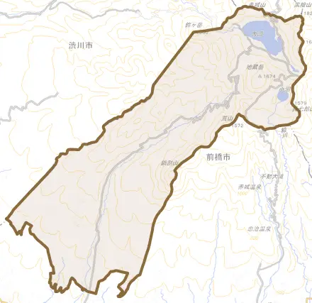 富士見町赤城山とその周辺の地図。町の範囲を重ねている