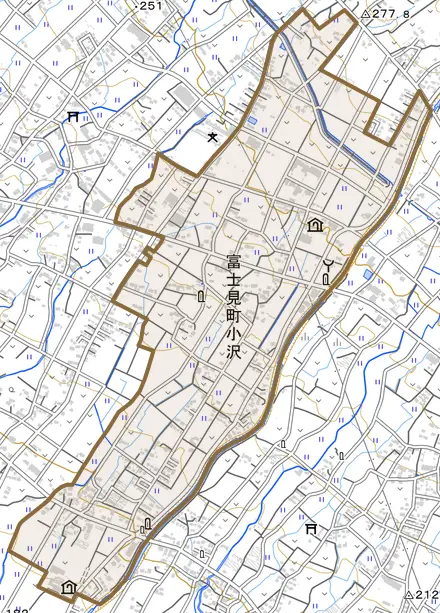 富士見町小沢とその周辺の地図。町の範囲を重ねている