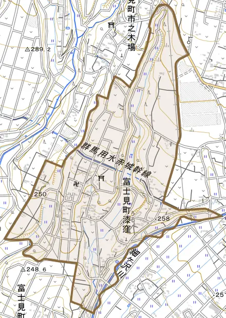 富士見町漆窪とその周辺の地図。町の範囲を重ねている