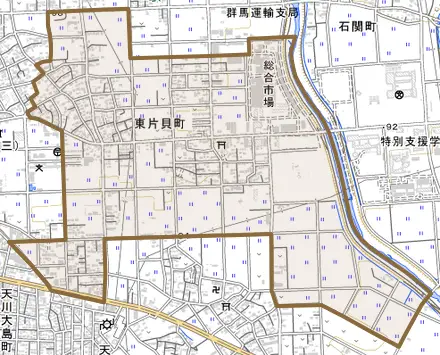 東片貝町とその周辺の地図。町の範囲を重ねている
