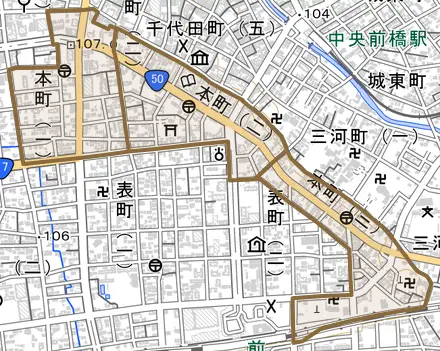 本町とその周辺の地図。町の範囲を重ねている