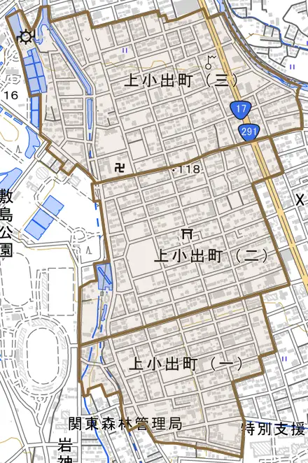 上小出町とその周辺の地図。町の範囲を重ねている