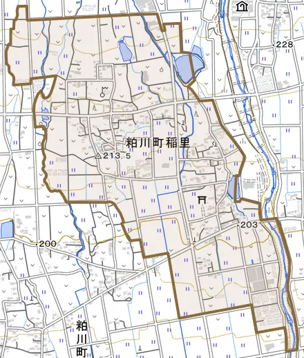 粕川町稲里とその周辺の地図。町の範囲を重ねている