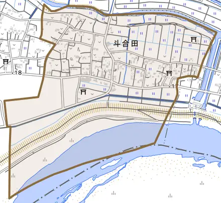 斗合田とその周辺の地図。町の範囲を重ねている