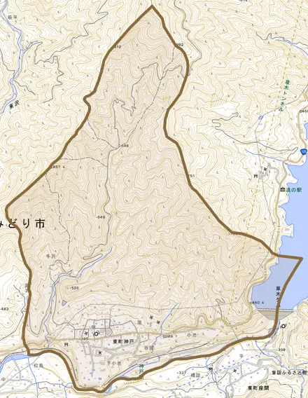 東町神戸とその周辺の地図。町の範囲を重ねている