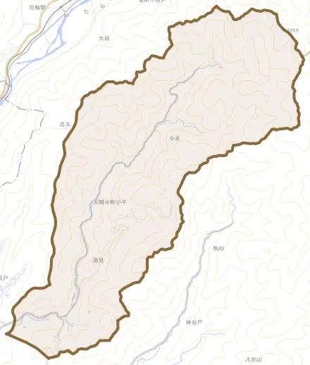 大間々町小平とその周辺の地図。町の範囲を重ねている