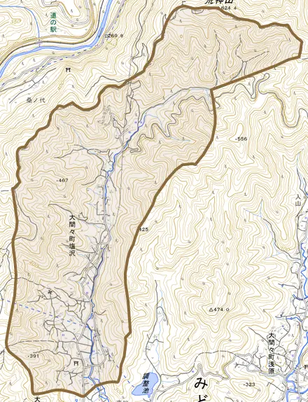 大間々町塩沢とその周辺の地図。町の範囲を重ねている