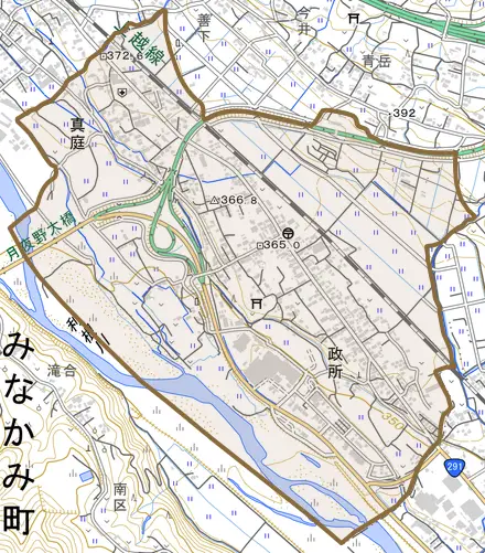 真庭とその周辺の地図。町の範囲を重ねている
