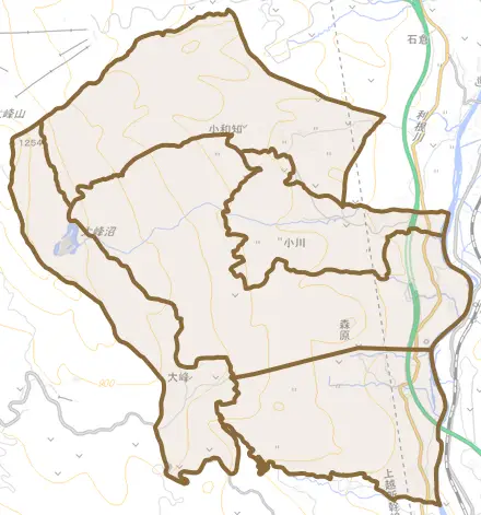 小川とその周辺の地図。町の範囲を重ねている
