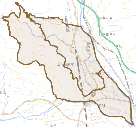 月夜野とその周辺の地図。町の範囲を重ねている