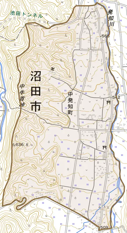 中発知町とその周辺の地図。町の範囲を重ねている