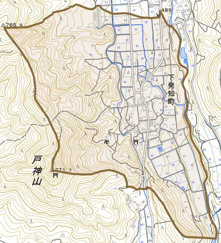 下発知町とその周辺の地図。町の範囲を重ねている