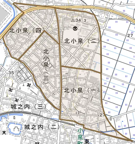 北小泉とその周辺の地図。町の範囲を重ねている
